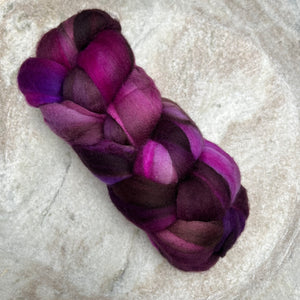 
                  
                    Load image into Gallery viewer, Malabrigo Nube Wool Roving
                  
                