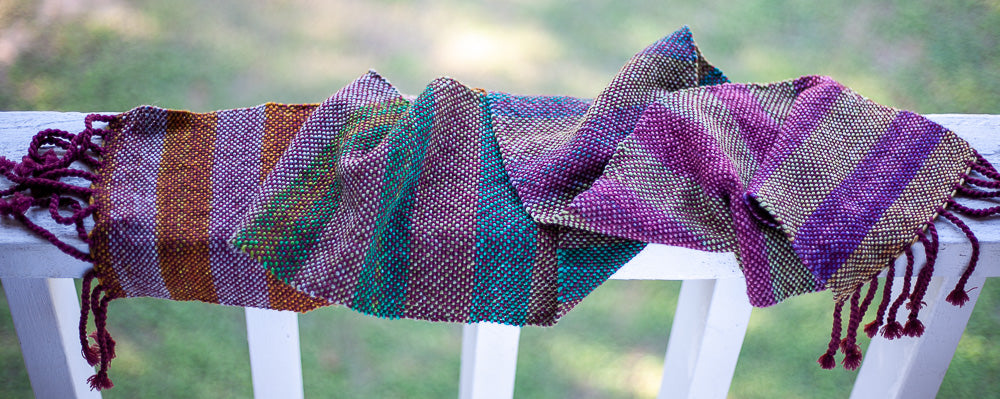 
                  
                    Load image into Gallery viewer, Uneekly Woven Free Scarf Pattern
                  
                