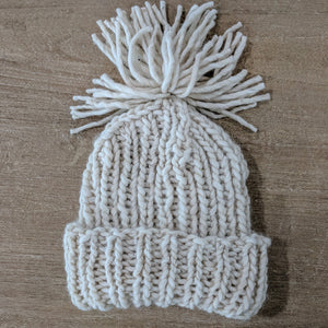
                  
                    Load image into Gallery viewer, Free Pattern: Go for Gold Beanie
                  
                