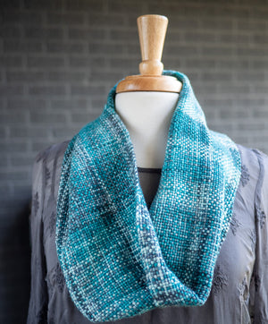 
                  
                    Load image into Gallery viewer, Weave it Three ways - Free Woven Scarf Patterns
                  
                