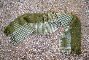 
                  
                    Load image into Gallery viewer, Half &amp;amp; Half Free Woven Scarf Pattern
                  
                
