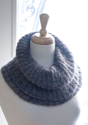 
                  
                    Load image into Gallery viewer, Like it then Love it Cowl - Free Pattern
                  
                